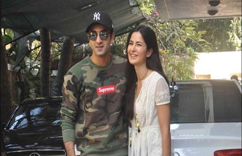 ranbir kapoor, ranbir kapoor partying with a mystery woman, ranbir kapoor parties with a unknown girl, ranbir kapoor parties, ranbir kapoor katrina kaif, mystery woman, jagga jasoos, रनबीर कपूर, कटरीना कैफ, रनबीर कपूर कटरीना कैफ, रनबीर कपूर अफेयर, रनबीर कपूर मिस्‍ट्री वूमन