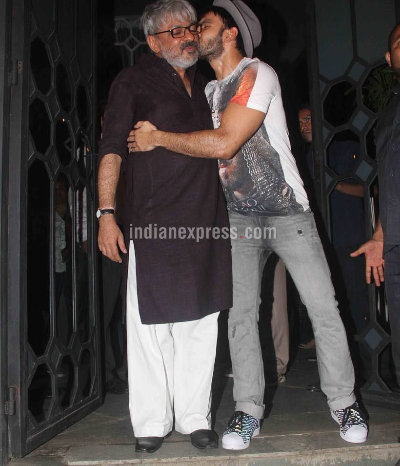 sanjay leela bhansali, srk, shah rukh khan, aishwarya rai bachchan, ranveer singh, rekha, jacqueline, sonam kapoor, huma qureshi, aditi rao hydari, national awards party sanjay leela bhansali, bhansali party srk, srk aishwarya photos