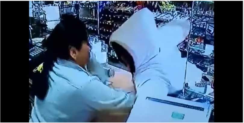 Indian origin, store clerk, United States, hammer, Indian origin Fight, US Store Clerk, Indian Women Hammer