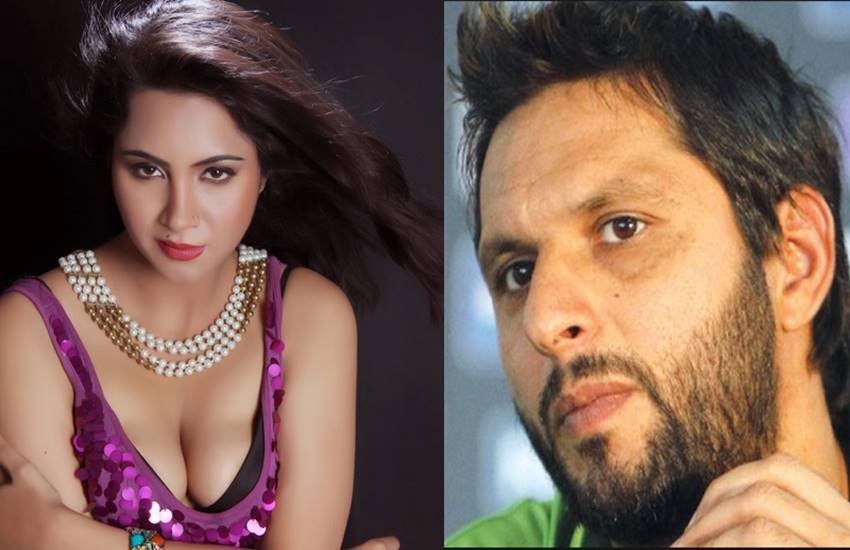 arshi khan model, india shahid afridi, Arshi Khan, Indian Model Arshi Khan, Arshi Khan New Video, Video Message To Shahid Afridi