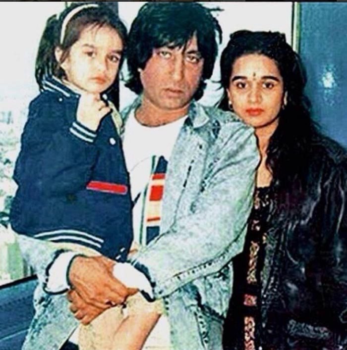 shraddha kapoor, happy birthday shraddha kapoor, shraddha kapoor birthday, shraddha kapoor rare pics, shraddha kapoor childhood pics, shraddha kapoor family pics, shraddha kapoor with mother, shraddha kapoor with brother, shraddha kapoor with father, shraddha kapoor photos, shraddha kapoor pictures, shraddha kapoor rare photos, entertainment"