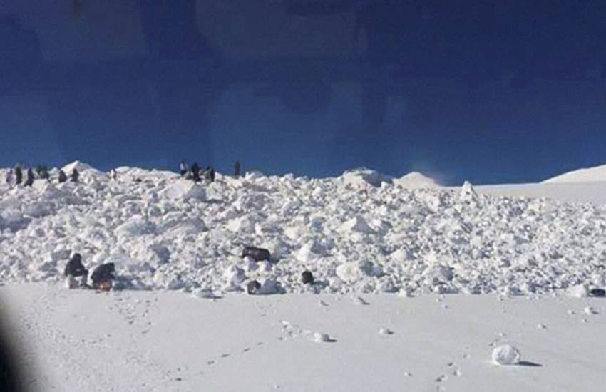 avalanche, avalanche warning, Jammu and Kashmir, Himachal Pradesh, Uttarakhand, Baramulla, Kupwara, Bandipur, Kargil, Shopian, Anantnag, Kulgam, Rajauri, Doda, Poonch, Snow and Avalanche Study Establishment, Defence Research and Development Organisation, DRDO, Lahaul, Spiti, Kullu, Chamba, Kinnaur, Chamoli, Uttarkashi, Rudraprayag, Pithoragarh, हिमस्खलन, हिमपात और हिमस्खलन अध्ययन संस्थान, बारामूला, कुपवाड़ा, बांदीपुर, कारगिल, शोपियां, अनंतनाग, कुलगाम, राजौरी, डोडा, पुंछ, चमोली, उत्तरकाशी, रुद्रप्रयाग, पिथौरागढ़, कश्मीर, हिमाचल प्रदेश, उत्तराखंड