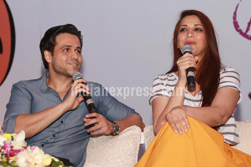 Twinkle Khanna, Emraan hashmi, Sonali Bendre, Twinkle Khanna mrs funnybones, twinkle mrs funnbones, Emraan sonali, Emraan hashmi book, Sonali Bendre book, a piece of my heart, Mrs funnybones, Spring Festival 2016, Twinkle khanna pics, Emraan hashmi pics, Sonali bendre pics" />