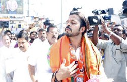 श्रीसंत ने डाली केरल चुनाव प्रचार की फोटो तो सोशल मीडिया ने उड़ाया मजाक
