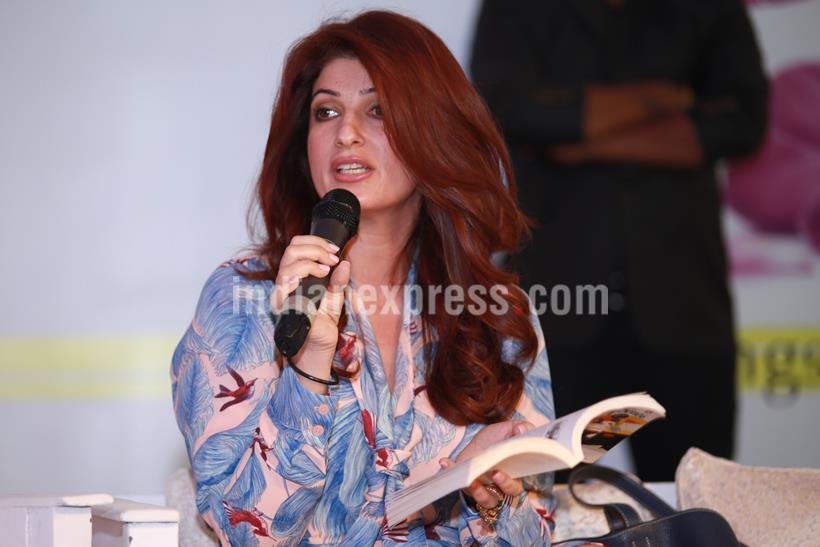Twinkle Khanna, Emraan hashmi, Sonali Bendre, Twinkle Khanna mrs funnybones, twinkle mrs funnbones, Emraan sonali, Emraan hashmi book, Sonali Bendre book, a piece of my heart, Mrs funnybones, Spring Festival 2016, Twinkle khanna pics, Emraan hashmi pics, Sonali bendre pics" />