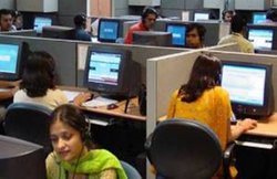 भेदभाव और रात में काम की वजह से जॉब छोड़ना चाहती हैं महिलाएं