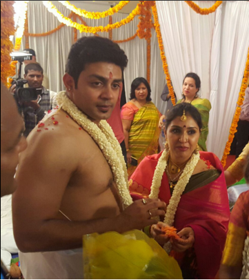 anu prabhakar,raghu mukherjee, anu prabhakar marries raghu mukherjee, actor raghu mukherjee wedding, anu prabhkar wedding, kannada celebrity wedding, anu prabhakar marriage pic, anu prabhakar raghu mukherjee wedding pic, kannada celebrity news, anu prabhakar latest news in hindi, raghu mukherjee latest news in hindi