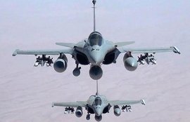 Rafale fighter, jets&quot, India, France, Dassault Aviation, Indian Air Force, Narendra Modi&, Francois Hollande, Manohar Parrikar, MMRCA, राफेल विमान, मोदी सरकार, मनोहर पार्रिकर, भारतीय सेना, वायू सेना