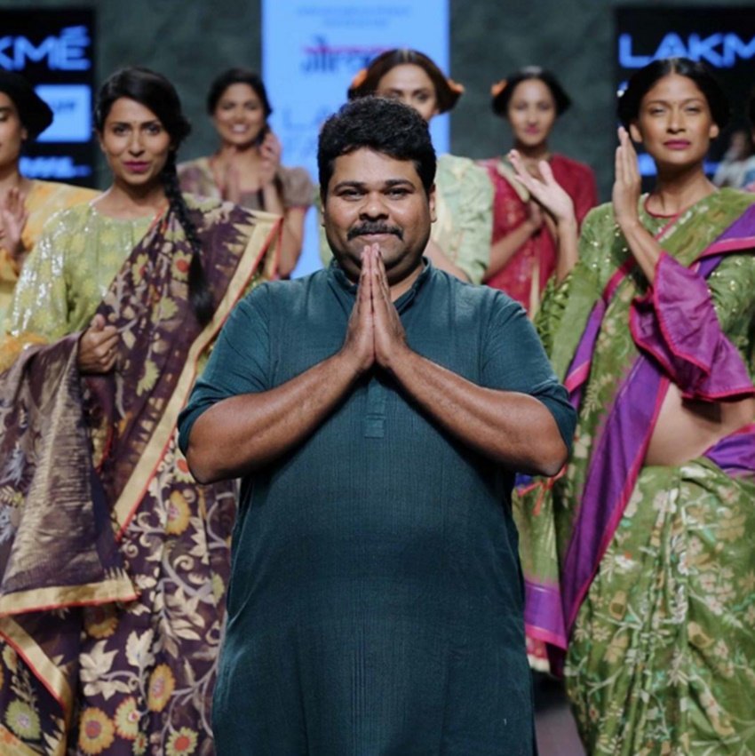 carol gracias, carol gracias baby bump, carol gracias baby bump on ramp, lfw 2016, lfw summer resort 2016, carol gracias flaunts baby bump