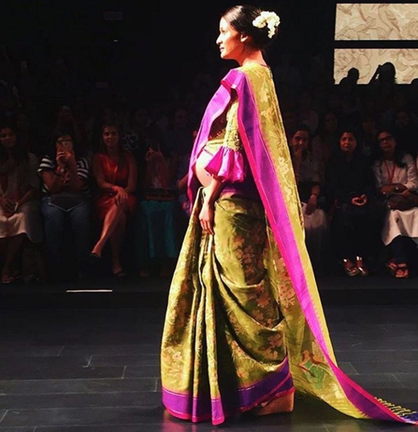 carol gracias, carol gracias baby bump, carol gracias baby bump on ramp, lfw 2016, lfw summer resort 2016, carol gracias flaunts baby bump