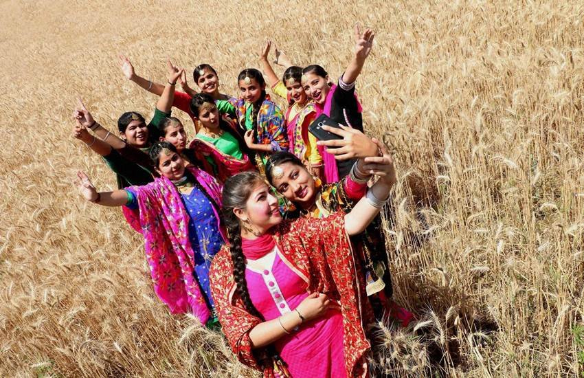 Baisakhi, Baisakhi 2016, Baisakhi festival, Baisakhi celebration, Baisakhi in Haryana, Baisakhi in Punjab, Punjab, Haryana