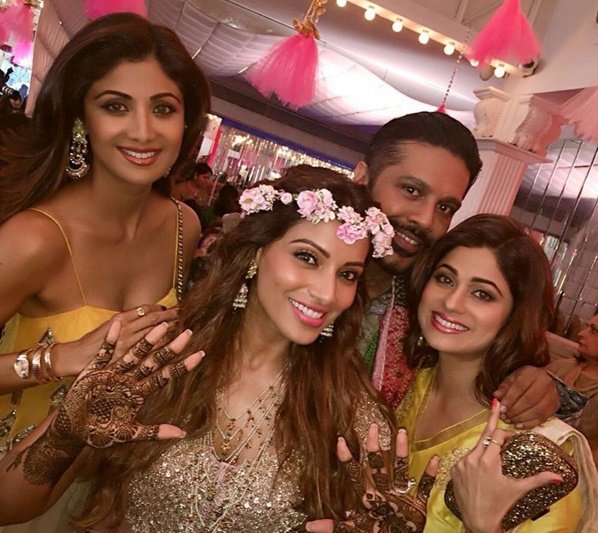 bipasha basu, bipasha basu news in hindi, bipasha basu wedding, bipasha basu wedding date, bipasha basu mehendi, bipasha basu mehendi pics, karan singh grover, bipasha basu bride, bipasha basu bride photos, karan singh grover news in hindi, karan singh grover wedding, karan singh grover bipasha basu wedding, bipasha basu wedding date, bipasha basu marriage, bipasha basu pics, bipasha basu mehendi photo