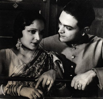 Mother of All Kisses, bollywood forts kisser actress, devika rani kiss, bollywood first kiss. devika rani kiss with himanshi, bollywood gallery