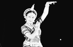 नृत्य : मुरली की धुन पर पग ताल