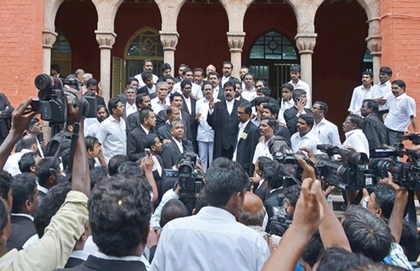 ts thakur, CJI, narendra modi, chief justice, chief justice of india, chief justice of india breaks down, judiciary, pending cases in india, latest news in hindi, Supreme Court, indian court, judge, indian court case, case pending in courts, total judge of india, total court of india, case processing, indian case processing, indian court news, cji news, supreme court news