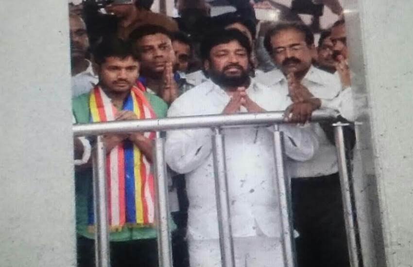 Kanhaiya Kumar, Attack on Kanhaiya Kumar, Jet Airways flight, Attack on Kanhaiya in flight, Mumbai airport, Jet Airways, Mumbai to Pune Flight, JNU, JNUSU president, attack in jnu, jnu case, jnu row, Kanhaiya Kumar news, jnu news, Kanhaiya Kumar hindi news, jnu hindi news, Jet Airways news, Kanhaiya Kumar Attack news