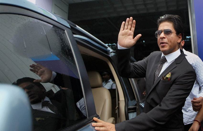 shah rukh khan, shah rukh khan latest news, raees, raees movie, gangster abdul lateef, abdul lateef son, court case on shah rukh khan, shah rukh khan court case, latest entertainment news