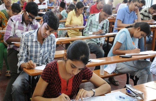 NEET का पहला चरण कल, न्यायालय ने कहा परीक्षा होने दें