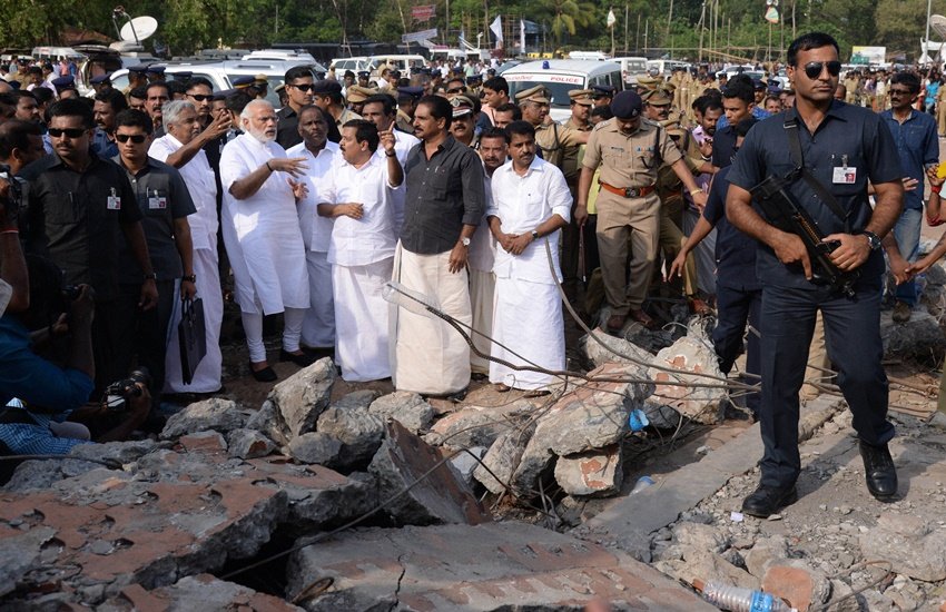 kerala, kerala temple fire, kollam paravoor, kollam temple fire, Puttingal Devi temple fire, Paravur temple fire, kerala temple fire updates, india news, kerala news, latest newsFire Work, Kerala, Kollam, new year, stampede, Temple, आग, आतिशबाजी, मंदिर, केरल