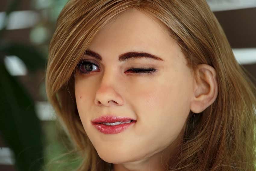Scarlett Johansson, working replica, ROBOT, Hollywood star, programmed wink, Scarlett Johansson ROBOT, Scarlett Johansson ROBOT photos