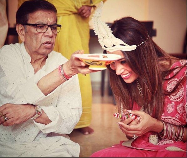 bipasha basu, bipasha basu news in hindi, bipasha basu wedding, bipasha basu wedding date, bipasha basu mehendi, bipasha basu mehendi pics, karan singh grover, bipasha basu bride, bipasha basu bride photos, karan singh grover news in hindi, karan singh grover wedding, karan singh grover bipasha basu wedding, bipasha basu wedding date, bipasha basu marriage, bipasha basu pics, bipasha basu mehendi photo