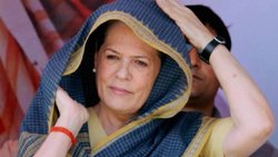 कांग्रेस बना रही बीमार विधायकों को राज्यसभा चुनाव में लाने के लिए एअर एंबुलेंस की योजना