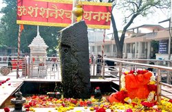 संपादकीयः परंपरा और अधिकार