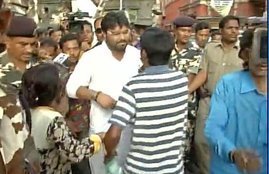 babul supriyo, west bengal election, west bengal assembly elections, BJP, trinamool congress, TMC, babul supriyo heckled, west bengal voting, बाबुल सुप्रियो, बंगाल चुनाव