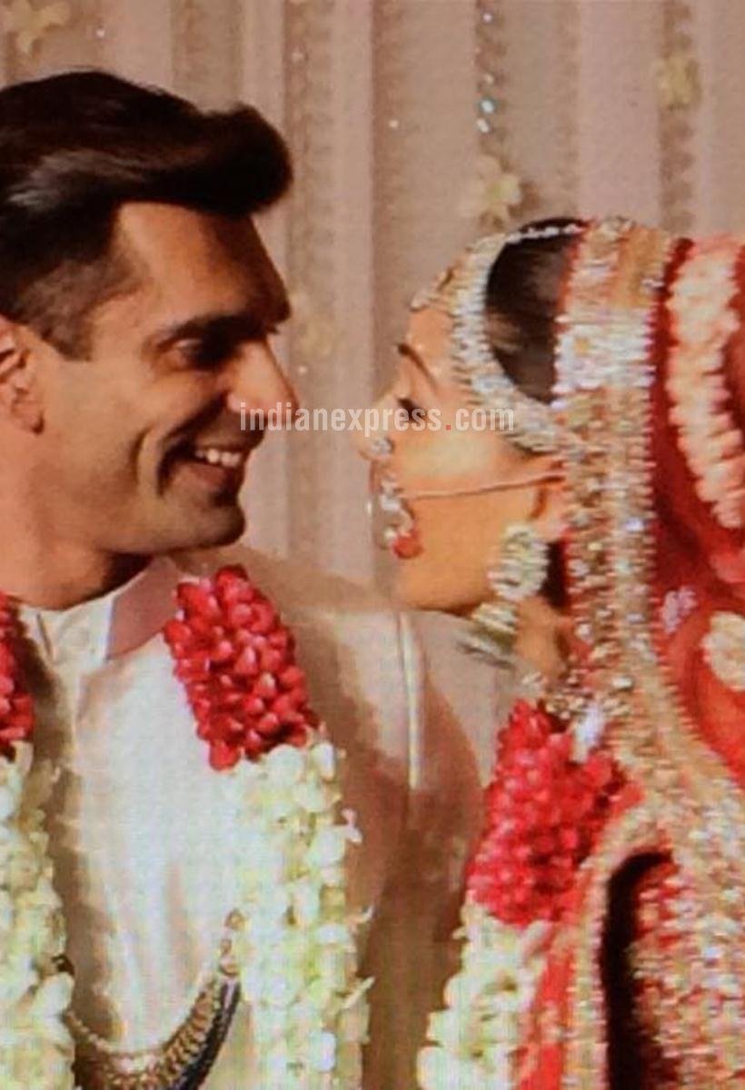 bipasha basu, karan singh grover, bipasha basu wedding, bipasha basu bride, bipasha basu bengali bride, bipasha basu wedding photos, bipasha karan marriage, bipasha karan, bipasha karan wedding, bipasha karan wedding updates, bipasha karan wedding pics, bipasha karan wedding today, entertainment news