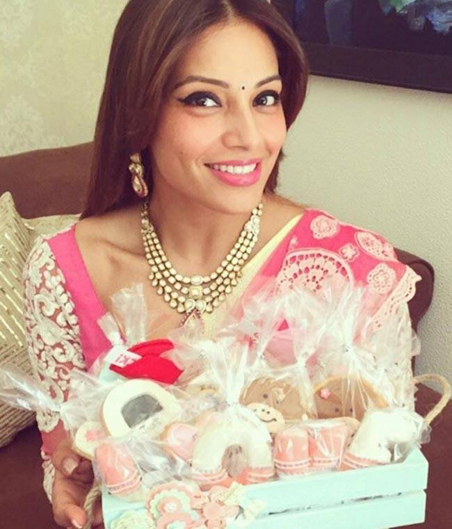 Bipasha Wedding, Bipasha Karan Wedding pics, Bipasha basu and Karan singh Grover, entertainment gallery, bollywood actress bipasha basu marriage