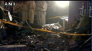 cylinder blast, fire delhi, cylinder blast delhi, delhi cylinder blast, sunlight colony fire, fire in sunlight colony, delhi news, india news
