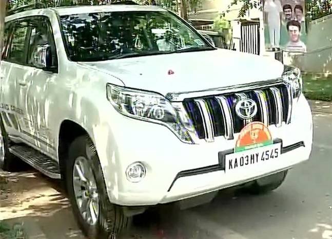 Yeddyurappa, Rs 1 crore SUV, Drought-hit area, Murugesh R Nirani, कर्नाटक विधानसभा चुनाव, सिद्धारमैया, मंहगी एसयूवी, Karnataka assembly, Bengaluru,