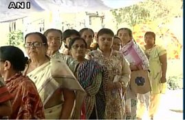 west bengal assembly elections 2016, west bengal elections, wb polls, west bengal polls 2016, voting, fourth phase, fourth phase voting, west bengal fourth phase voting, voting in west bengal, west bengal voting, m, cpi-m, ec, Kolkata Vote, Kolkata Elections, Assembly Elections, Assembly Polls 2016, Assembly Polls West Bengal, election commission, tmc, trinamool congress, congress, political news, india news, latest news, Mamata Banerjee, Trinamool Congress (TMC), CPI(M), Congress, North 24 Parganas, Howrah, Saradha Scam, Narada sting