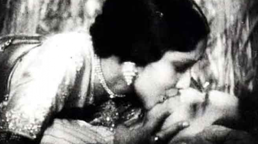 Mother of All Kisses, bollywood forts kisser actress, devika rani kiss, bollywood first kiss. devika rani kiss with himanshi, bollywood gallery