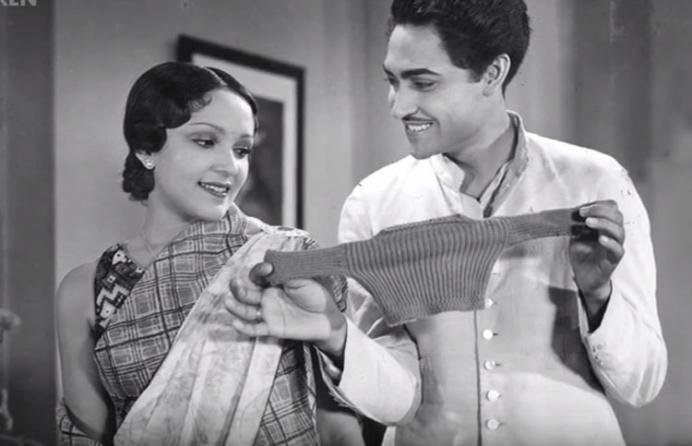 Mother of All Kisses, bollywood forts kisser actress, devika rani kiss, bollywood first kiss. devika rani kiss with himanshi, bollywood gallery