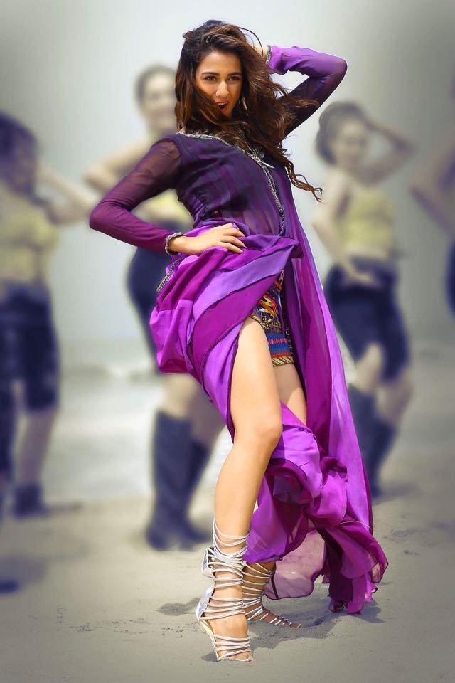 Tiger Shroff girlfriend picture, Tiger Shroff girlfriend, Tiger Shroff, Disha Patani, Disha Patani photos, Disha Patani pictures, Disha Patani hot photos, Tiger Shroff Disha Patani, Tiger Disha, Baaghi, entertainment news