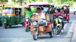 NEW DELHI, DELHI GOVERNMENT, manish sisodia, , AAP PARTY , AAP GOVERNMENT , CM ARVIND KEJRIWAL, e rickshaw recharge station,