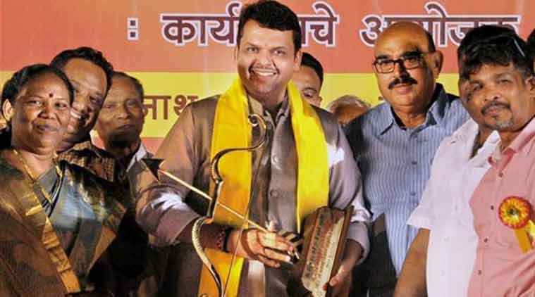 maharashtra cm, cm devendra fadnavis, chanting bharat mata ki jai, Bharat Mata Ki Jai, Controversy, Hindu, Muslim, sadhvi prachi, Darul Uloom, Darul Uloom fatwa, fatwa, Bharat Mata Ki Jai, Hindu Conversion, Census, RSS, Mohan Bhagwat. मुख्यमंत्री देवेंद्र फडणवीस, महाराष्ट्रा, भारत माता की जय, ओवैसी, मोहन भागवत, हिंदू-मुसलमान