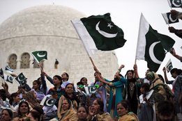 Women, public realm, jansatta article, jansatta opinion
