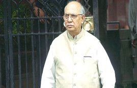 congress, mulyam singh, mulayam singh govt, samajwadi party, upa govt, upa 1 govt, mulayam singh congress, up govt, uttar pradesh govt, H R Bhardwaj, H R Bhardwaj news in hindi, H R Bhardwaj mulyam singh, हंसराज भारद्वाज, यूपीए 1, सोनिया गांधी, राष्‍ट्रपति शासन, मुलायम सिंह यादव, कांग्रेस