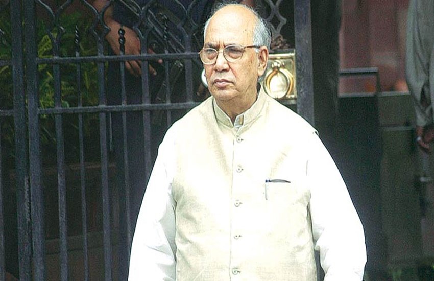 congress, mulyam singh, mulayam singh govt, samajwadi party, upa govt, upa 1 govt, mulayam singh congress, up govt, uttar pradesh govt, H R Bhardwaj, H R Bhardwaj news in hindi, H R Bhardwaj mulyam singh, हंसराज भारद्वाज, यूपीए 1, सोनिया गांधी, राष्‍ट्रपति शासन, मुलायम सिंह यादव, कांग्रेस