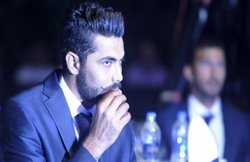 रवींद्र जडेजा ने एमएस धोनी को दिया झटका, ऋति स्‍पोर्ट्स से करार तोड़ा बेसलाइन से मिलाया हाथ