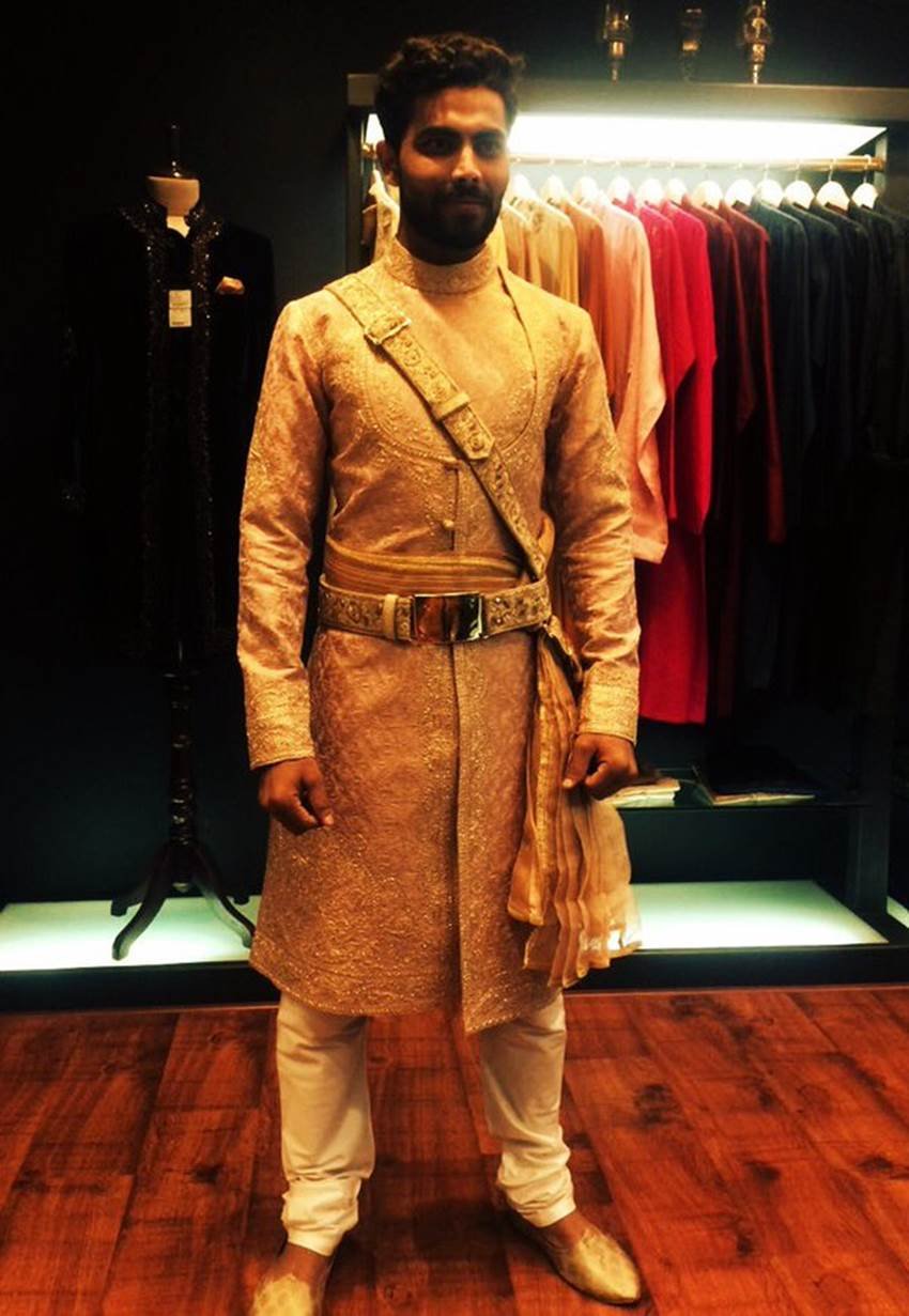ravindra jadeja, ravindra jadeja news in hindi, ravindra jadeja wedding photo, ravindra jadeja wedding reception, ravindra jadeja reception pic, ravindra jadeja wife, ravindra jadeja marriage, Riva Solanki, ravindra jadega Riva Solanki wedding pic, Riva Solanki wedding reception pic, Riva Solanki marriage