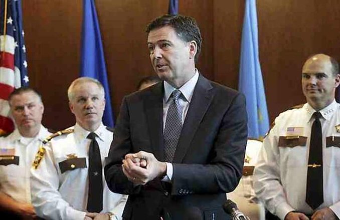 FBI डायरेक्टर ने खोला राज- आतंकी का iPhone हैक करने में खर्च हुई मेरी 84 महीने की सैलरी के बराबर रकम