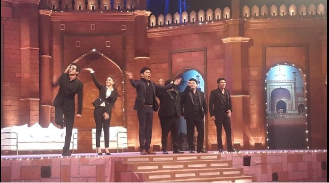 Kapil Sharma, Shah Rukh khan, The kapil Sharma Show, The Kapil Sharma Show live, TKSS, TKSS live, TKSS with SRK, TKSS with SRk live, SRk Kapil Sharma, SRk Kapil, SRK TKSS, SRK TKSS live, Kapil Sharma New Show, The Kapil Sharma Show cast, Sumona Chakraborty, Sunil Grover, Kiku Sharda, Ali Asgar, Chandan Prabhakar, entertainment news, Kapil Sharma-Shah Rukh khan photos, Kapil Sharma, Shah Rukh khan show, kapil sharme new show photos