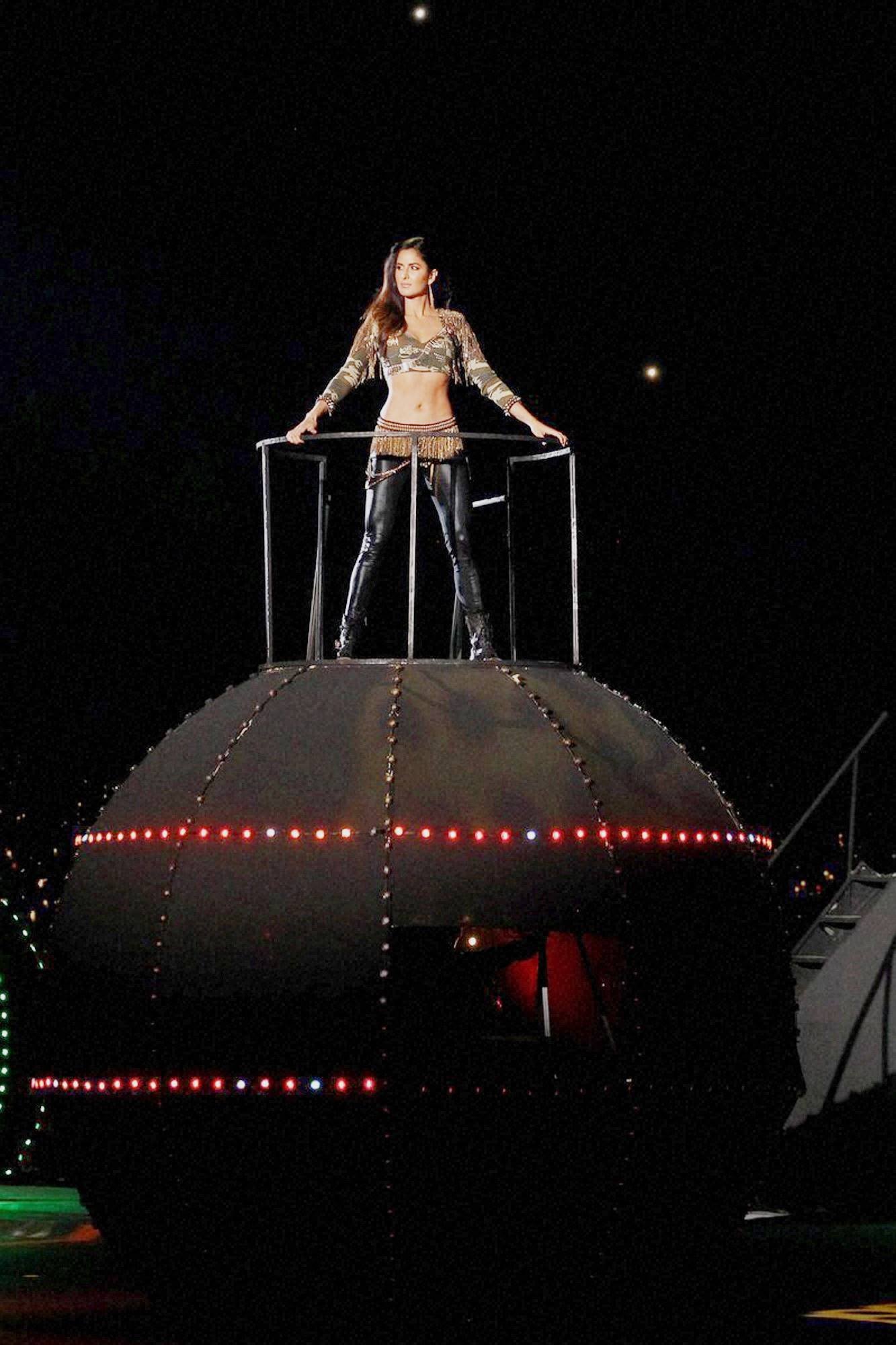 Ranveer Singh,Katrina Kaif,Jacqueline Fernandez,IPL opening ceremony,IPL 9,IPL 2016,Dwayne Bravo, MS Dhoni, rahane, IP 8team, IPL9, IPl2016, cricket, IPL opening ceremony, IPL gallery, IPL9 Photos