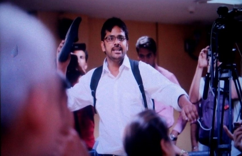 Arvind Kejriwal Shoe, Kejriwal Shoe attacker, Shoe attacker Bail, Delhi court, Aam Aadmi Sena, Ved Prakash, Arvind kejriwal, delhi