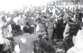 Kerala Labour Minister, Shibhu Baby John, N. Vijayan Pillai, Left Democratic Front, TV election debate, TV debate turns violent, Kerala TV Debate, kerala elections, kerala assembly election, UDF, kerala latest news