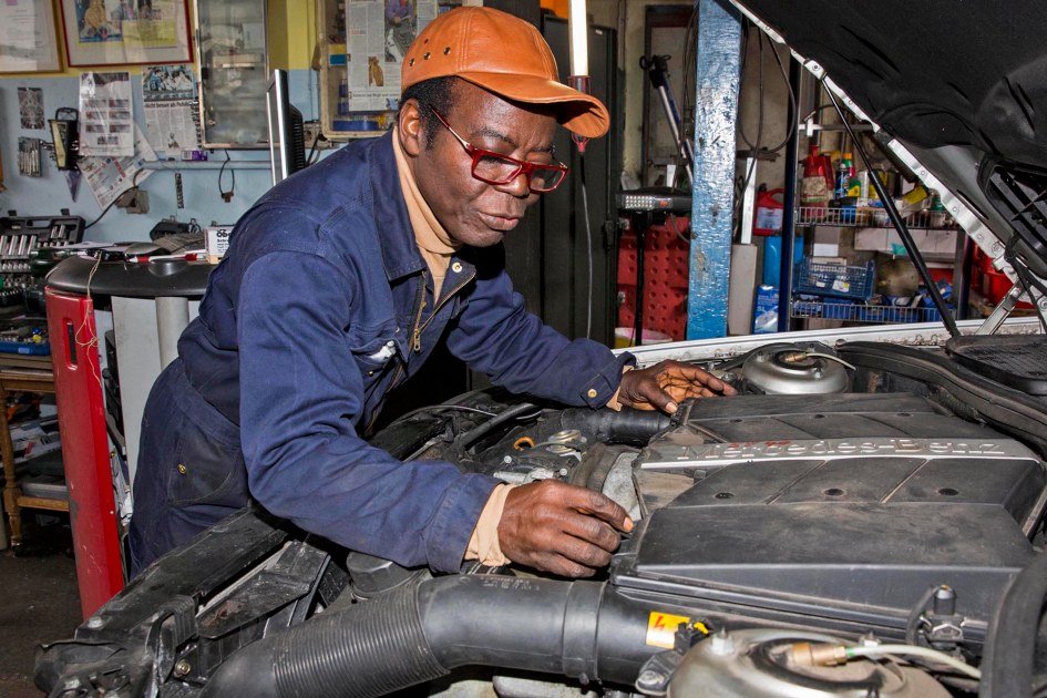 King,road,African,ruler,German,mechanic,fixes,cars,not,ruling,people,Skype african king, africi ruler, africi king photos