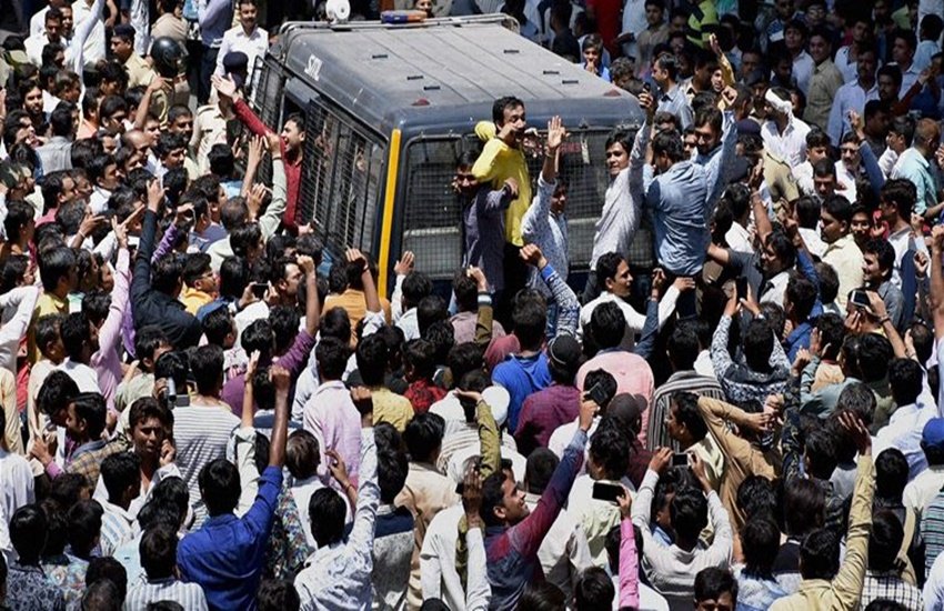 Patel, Patel agitation, Patel community, PAtel quota stir, Gujrat, Mehsana, Patidar community, Jail bharo andolan, Gujrat Mehsana, Curfew in Mehsana, Mehsana Curfew, Mehsana Violence
